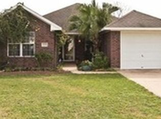 1439 Cedarcrest Ln, Bryan, TX 77803