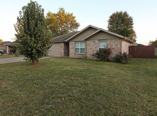 609 Wanda St, Centerton, AR 72719