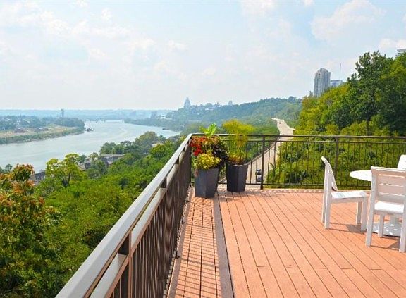 2nd image of 415 Bond Pl Unit 11-B