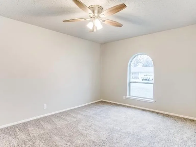 6640 Mona Lisa Ave — Photo 5