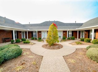 8402 Aspen Glen Way, Louisville, KY 40228