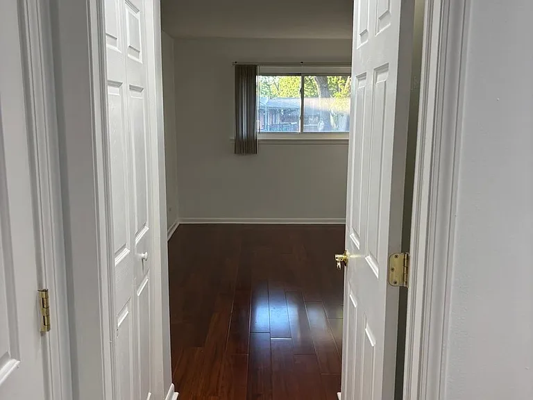 1900 W Knightsbridge Dr #2A — Photo 9