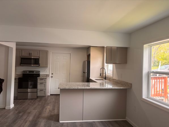 67 Main St #4