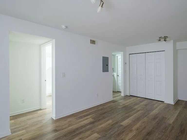 Golden Gate Townhomes — Photo 38