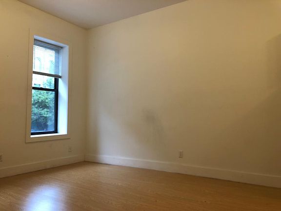 4th image of 724 Dekalb Ave APT 1E