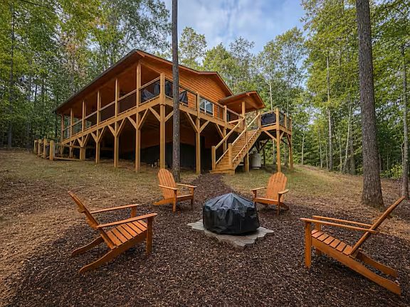 4th image of 421 Country Ln