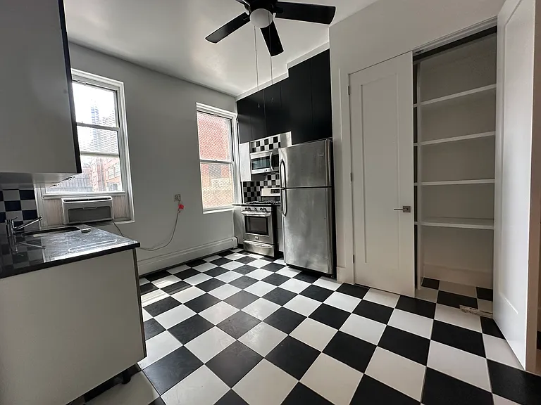 181 Grand St #1 — Photo 4