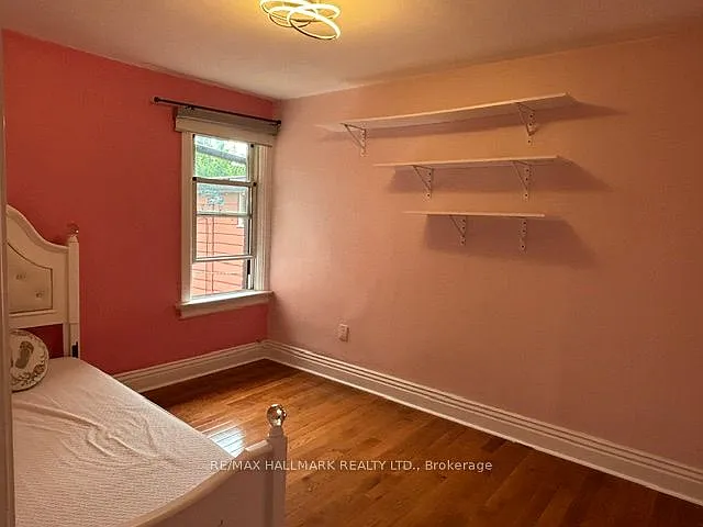 33 Salem Ave #UPPER — Photo 8