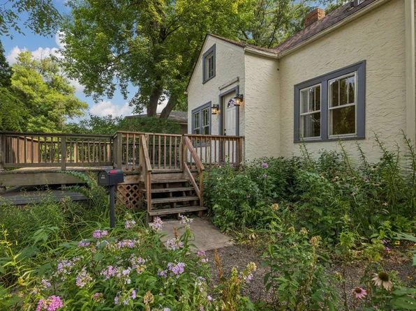 2720 McNair Dr N, Minneapolis, MN 55422