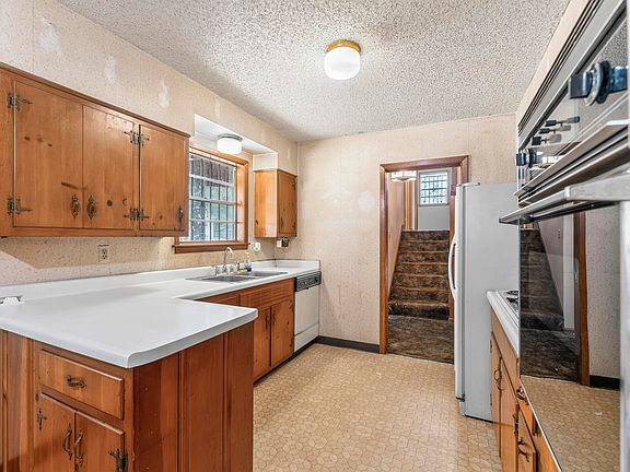 15th image of 2563 Capewood Dr
