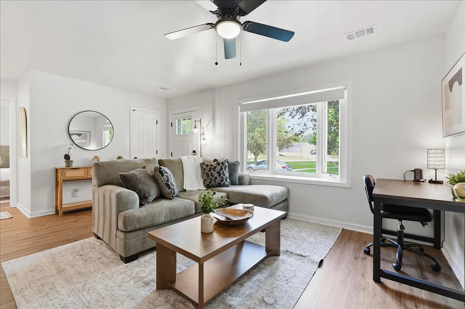 2 bed, 1.0 bath, 764 sqft, $3,159 — Photo 3