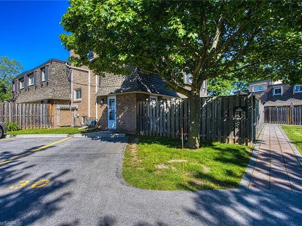 7 Viking Ct #404, Grimsby, ON L3M 3T8