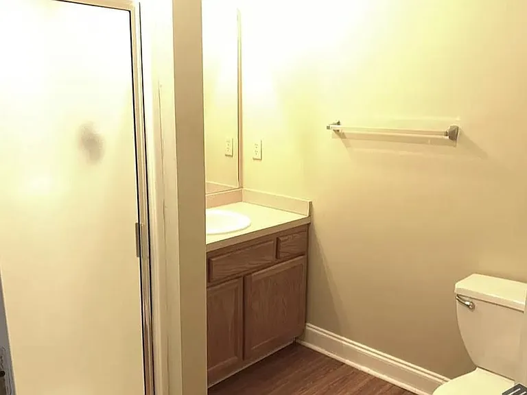 203 Westchester Cir — Photo 7