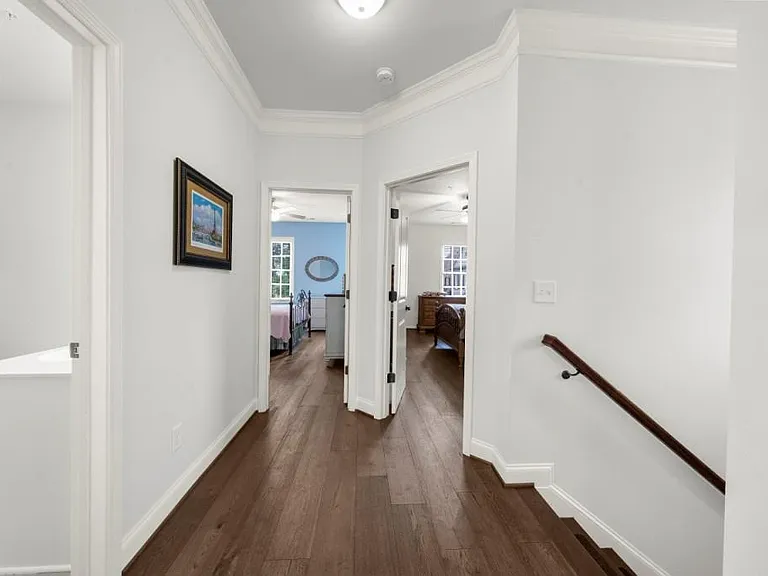 410 Rose Garden Ln — Photo 35