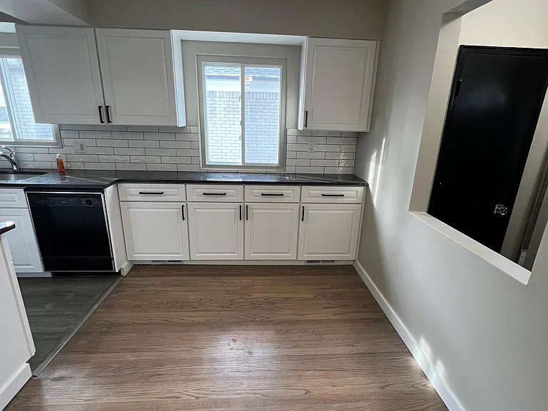149 Elmsford Ave — Photo 12