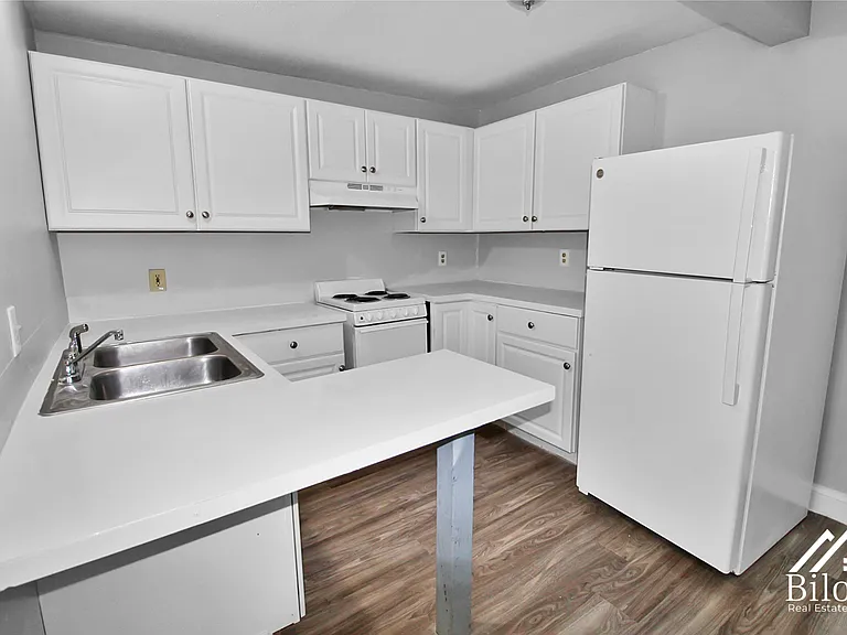 859 Pine Street — Photo 6