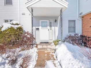 8 Colonial St, West Hartford, CT 06110