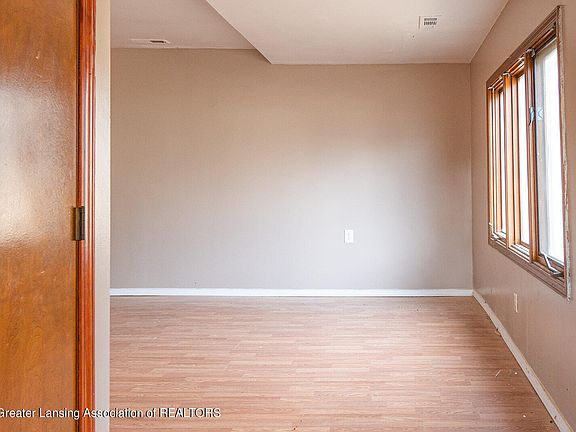 3rd image of 6089 Hardy Ave