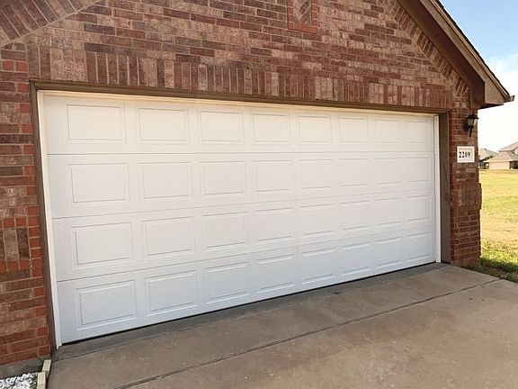2nd image of 2209 SW Oxford Dr