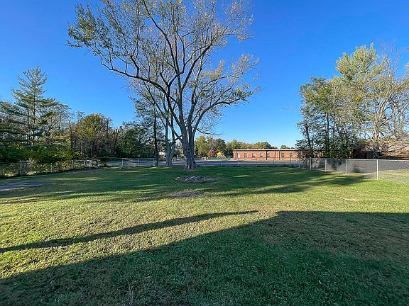 2nd image of 846 Veralois Ln