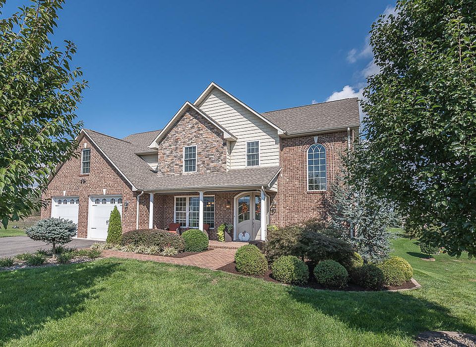 1st image of 229 Tara Ct