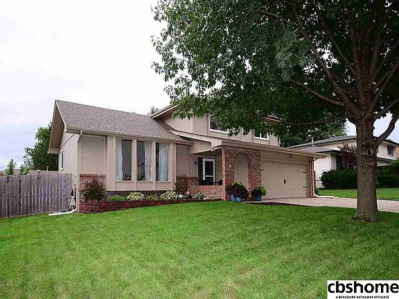 2nd image of 1119 Michelle Pkwy