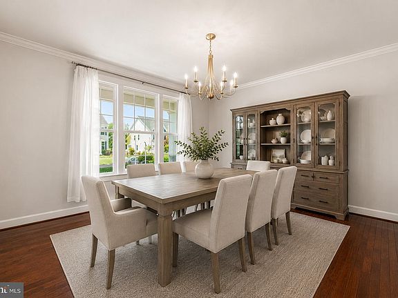 4th image of 1048 Preserve Ln