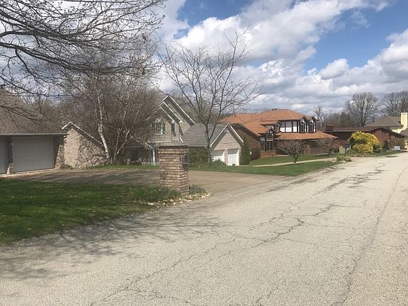 3rd image of 690 Adele Dr