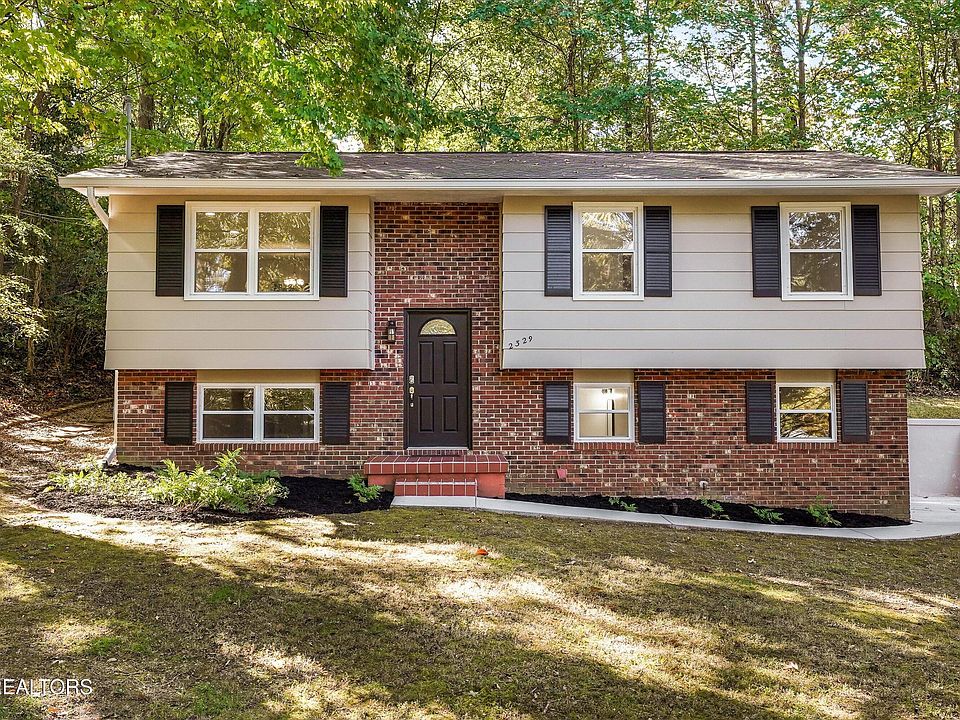 1st image of 2329 Roundtree Rd