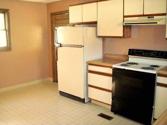 Refrigerator and Stove