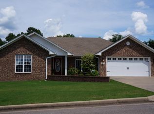 3966 Hemlock Ln, Russellville, AR 72802