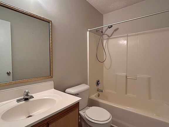 5th image of 202 Deer Creek Dr