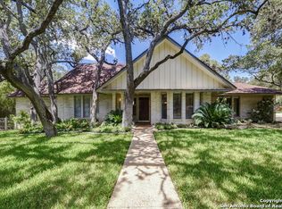 105 Castleoaks Dr, Castle Hills, TX 78213