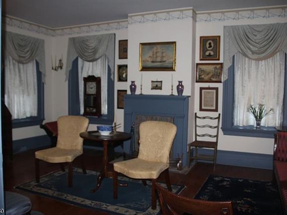 3rd image of 109 Washington St