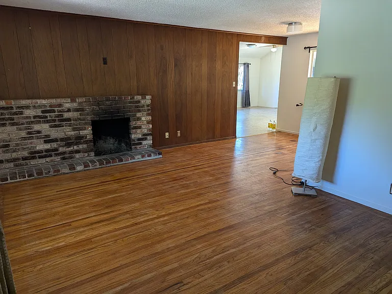 1695 Barnett Cir — Photo 6