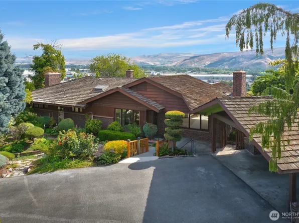 105 Hillcrest Drive, Selah, WA 98942