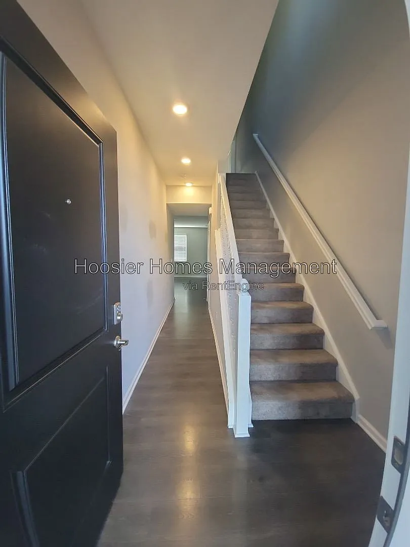 3 bed, 2.5 bath, $2,100 — Photo 3