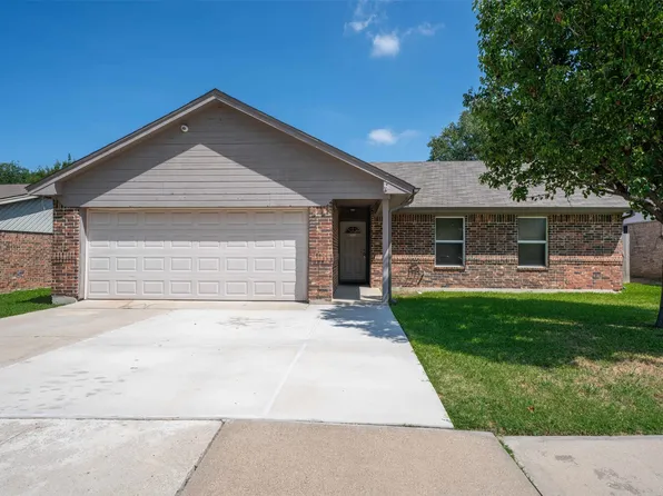 6417 Brookside Dr, Watauga, TX 76148