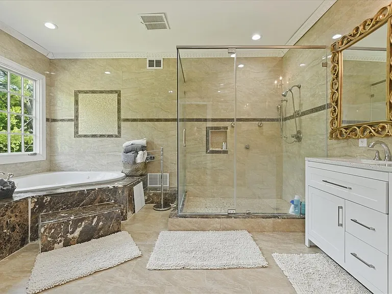 31 Cornwall Ln — Photo 31