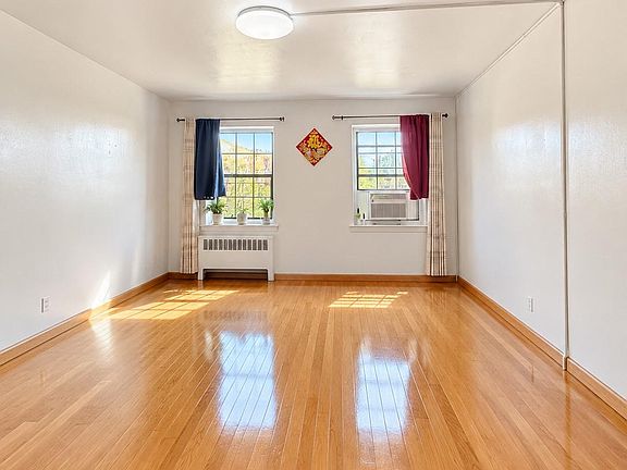 2nd image of 14421 79 Avenue #3H