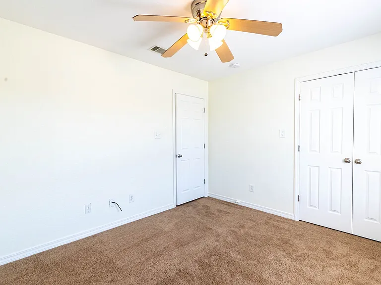 17239 Avondale Cir — Photo 13