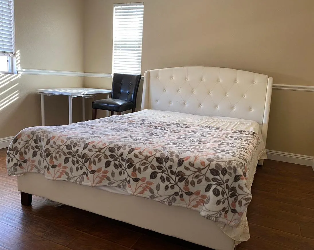 13668 Amberview Pl — Photo 1