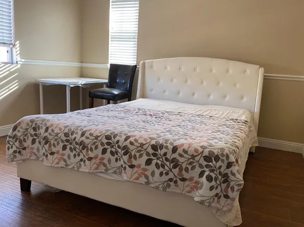 13668 Amberview Pl #W, Corona, CA 92880