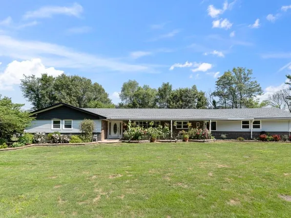 6318 E Il Route 72, Stillman Valley, IL 61084