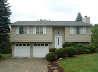 10 Crosswinds Dr, Pittsburgh, PA