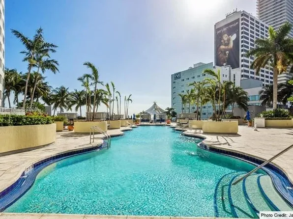 253 NE 2nd St APT 1901, Miami, FL 33132