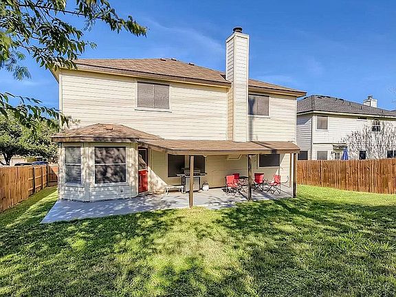 3rd image of 5411 Wood Glen Dr