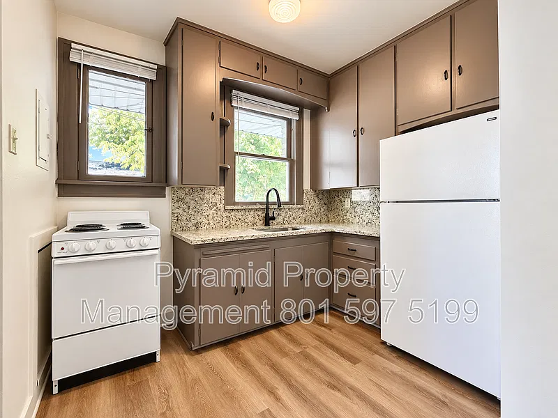 Studio, 1.0 bath, 300 sqft, $1,099 — Photo 2