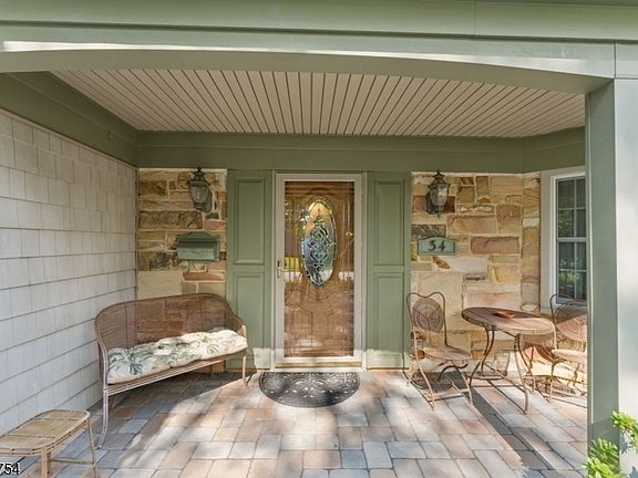 3rd image of 34 Hughes Rd