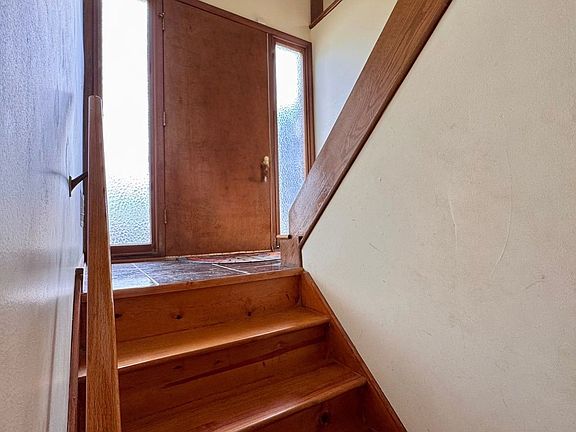 3rd image of 539 E 169th St